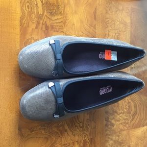 Size 10.5 Munro shoes. New very comfortable
